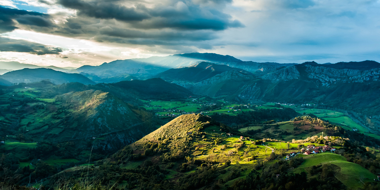 Vistas de los Picos de Europa cerca de Cangas de Onís
